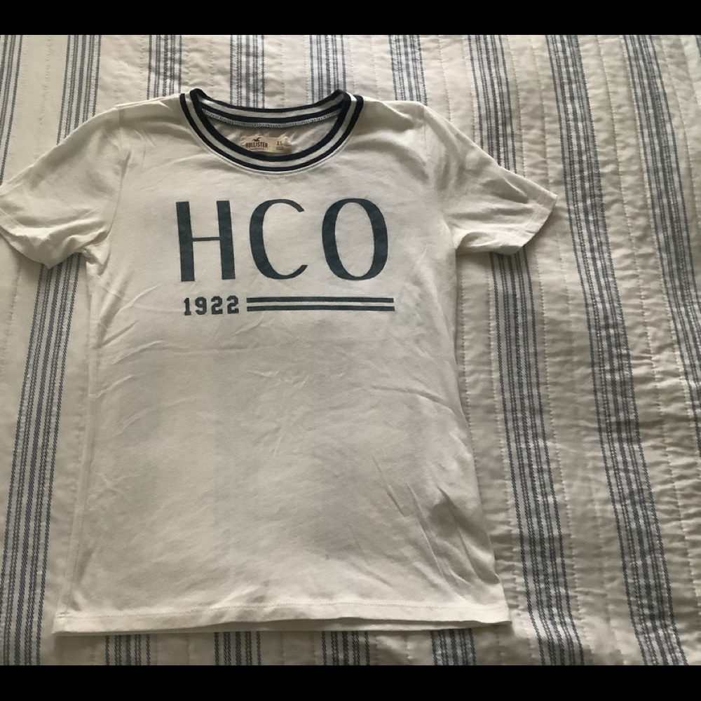 Hollister t-shirt